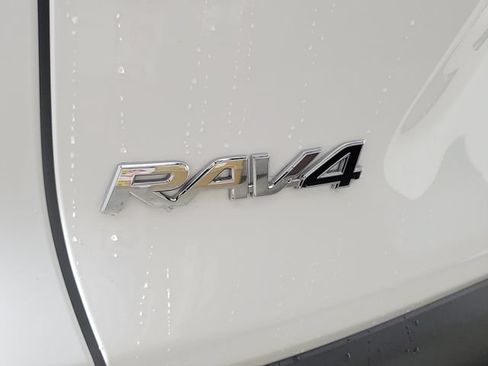 Used 2024 Toyota RAV4 LE AWD/4WD image 9