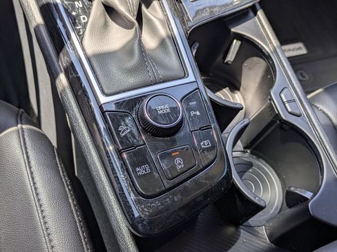 Used 2025 Kia Sportage EX FWD image 17