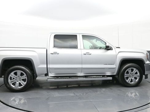 Used 2018 GMC Sierra 1500 SLT image 2