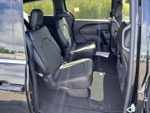 New 2026 Chrysler Voyager LX image 26