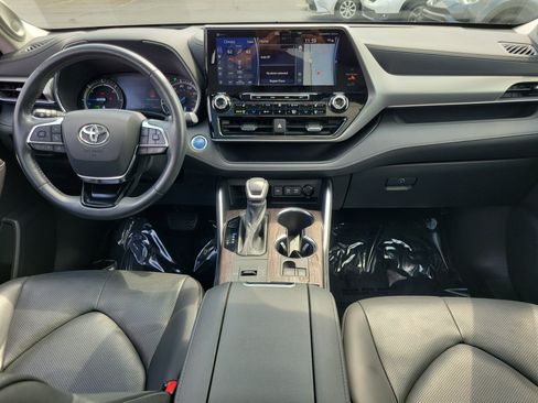 Used 2020 Toyota Highlander Platinum AWD/4WD image 9