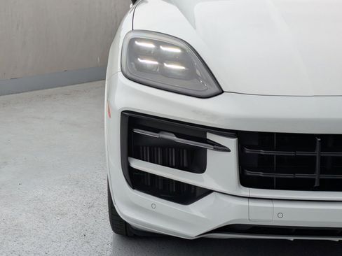 New 2025 Porsche Cayenne GTS image 12