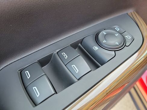 Used 2023 GMC Acadia SLE w/ Driver Convenience Package image 19