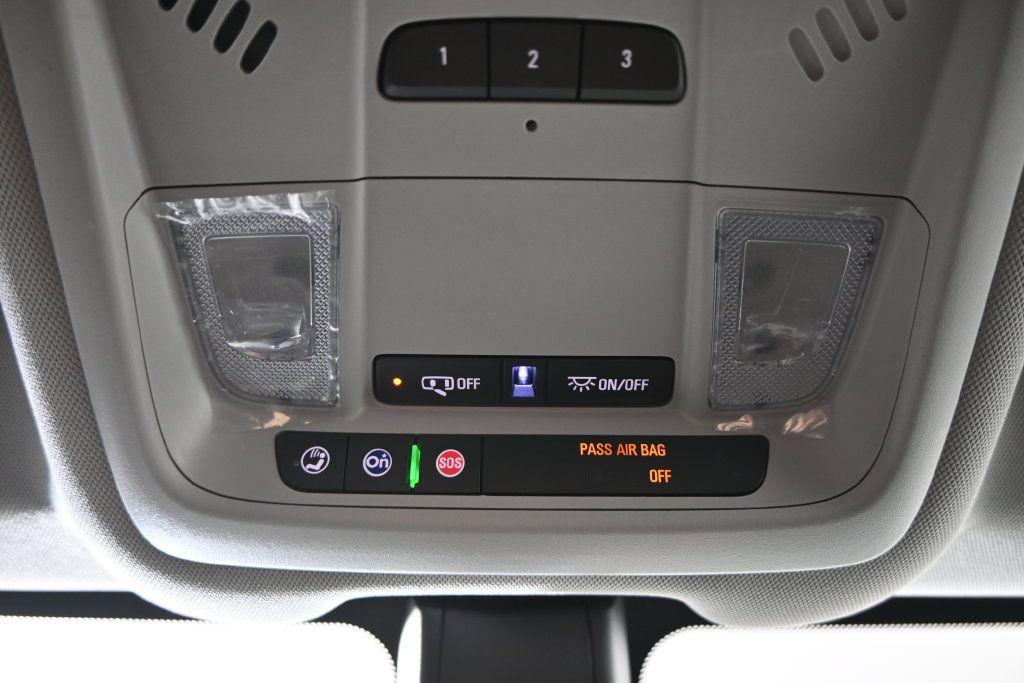 Used 2019 Chevrolet Equinox LT FWD image 32