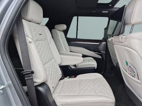 Certified 2025 Cadillac Escalade Sport Platinum AWD/4WD image 26