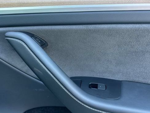 Used 2023 Tesla Model Y AWD image 19