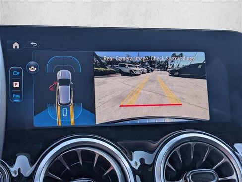 Used 2025 Mercedes-Benz GLA 250 image 13