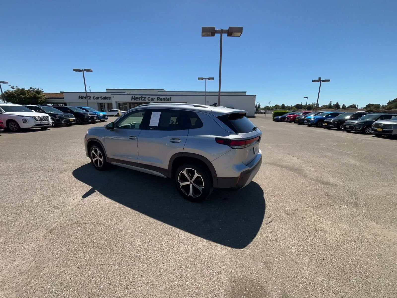 Used 2026 Volkswagen Tiguan SE AWD/4WD image 9
