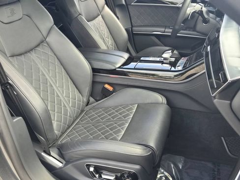 Used 2023 Audi S8 w/ S8 Comfort Plus Package AWD/4WD image 21