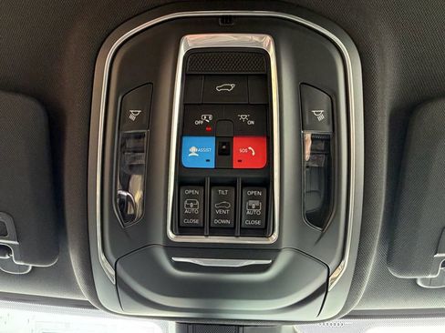 New 2026 Jeep Grand Cherokee L Limited w/ Luxury Tech Group II AWD/4WD image 22