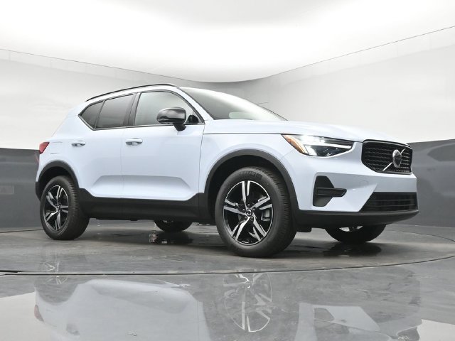 New 2026 Volvo XC40 B4 Core w/ Protection Package Premier FWD image 31