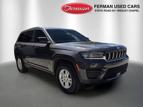 Certified 2024 Jeep Grand Cherokee Laredo AWD/4WD image 1