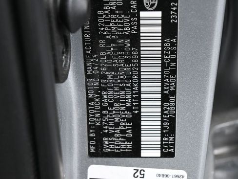 Used 2024 Toyota Camry SE w/ Convenience Package FWD image 17