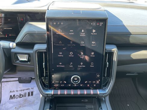 Used 2025 GMC Yukon AT4 w/ AT4 Premium Plus Package image 21