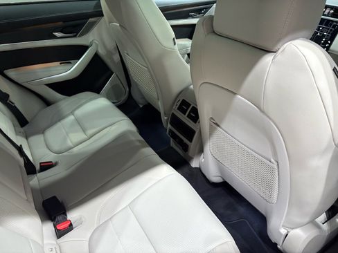 New 2026 Jaguar F-PACE R-Dynamic S image 22