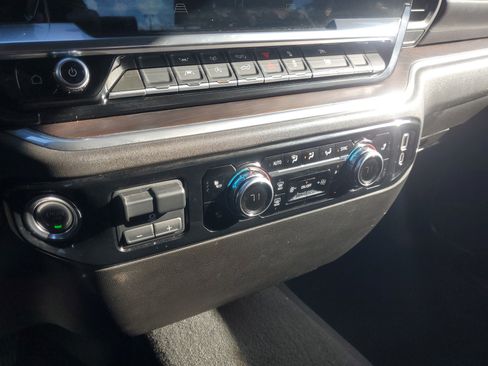 Used 2025 GMC Sierra 1500 SLT image 27