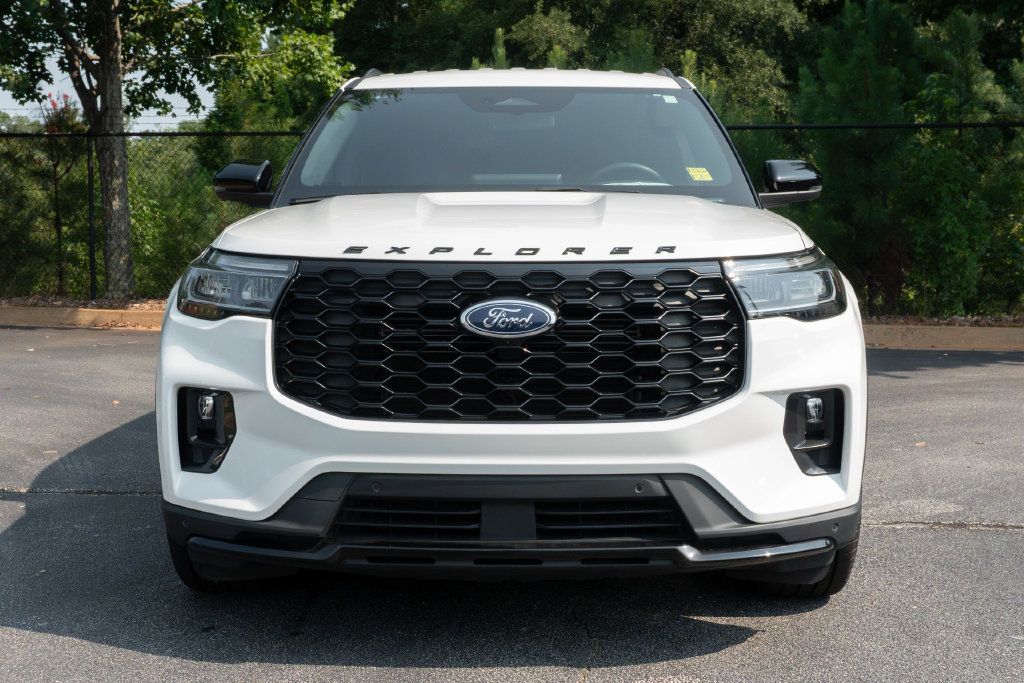 Used 2025 Ford Explorer ST-Line w/ Premium Package RWD image 4