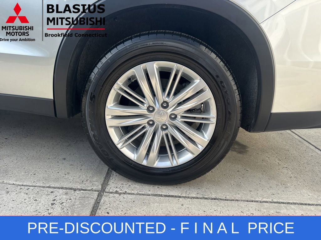 Used 2025 Mitsubishi Outlander ES AWD/4WD image 6
