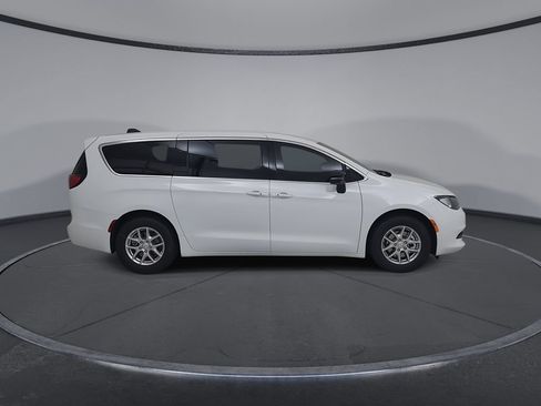New 2027 Chrysler Pacifica LX FWD image 17