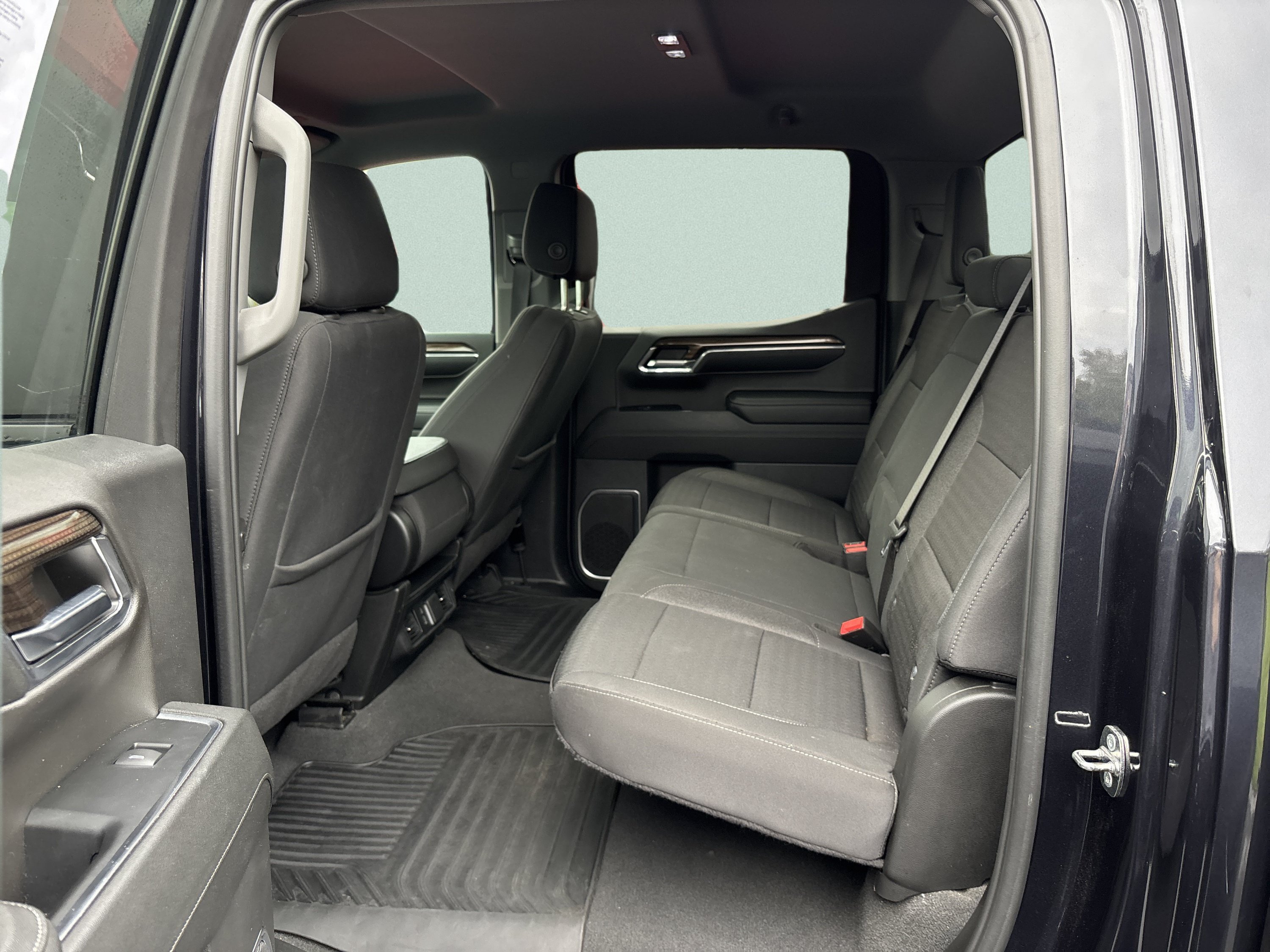 Used 2024 Chevrolet Silverado 1500 LT AWD/4WD image 16