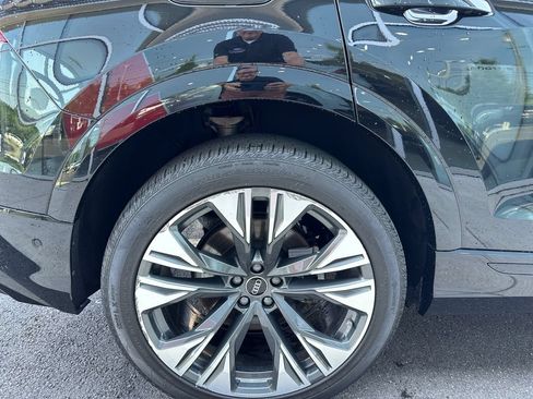 Certified 2025 Audi Q8 Premium Plus AWD/4WD image 18