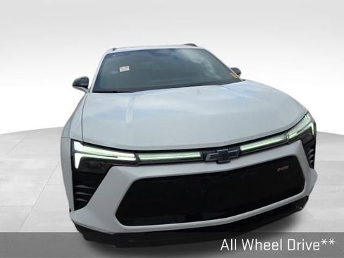 Used 2024 Chevrolet Blazer EV RS image 5
