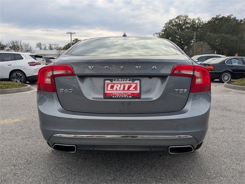 Used 2017 Volvo S60 T5 Inscription Platinum image 5