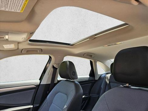 Used 2025 Volkswagen Jetta SE FWD image 15