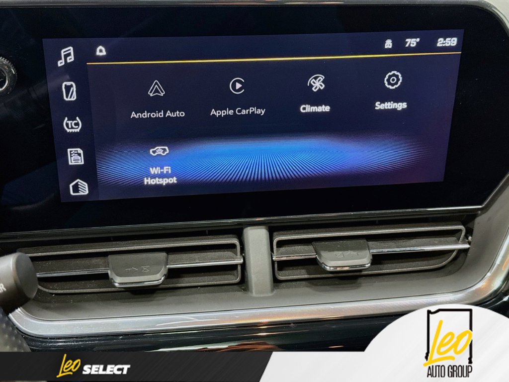 Used 2024 Chevrolet Trax RS w/ Sunroof Package FWD image 17