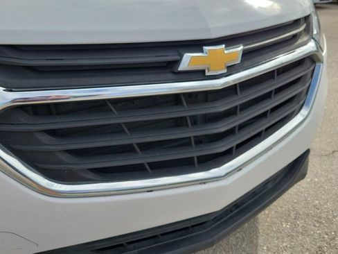 Used 2021 Chevrolet Equinox LS w/ LS Convenience Package FWD image 12