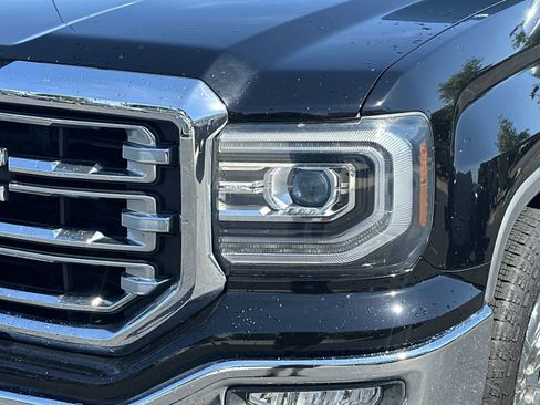 Used 2018 GMC Sierra 1500 SLT AWD/4WD image 11