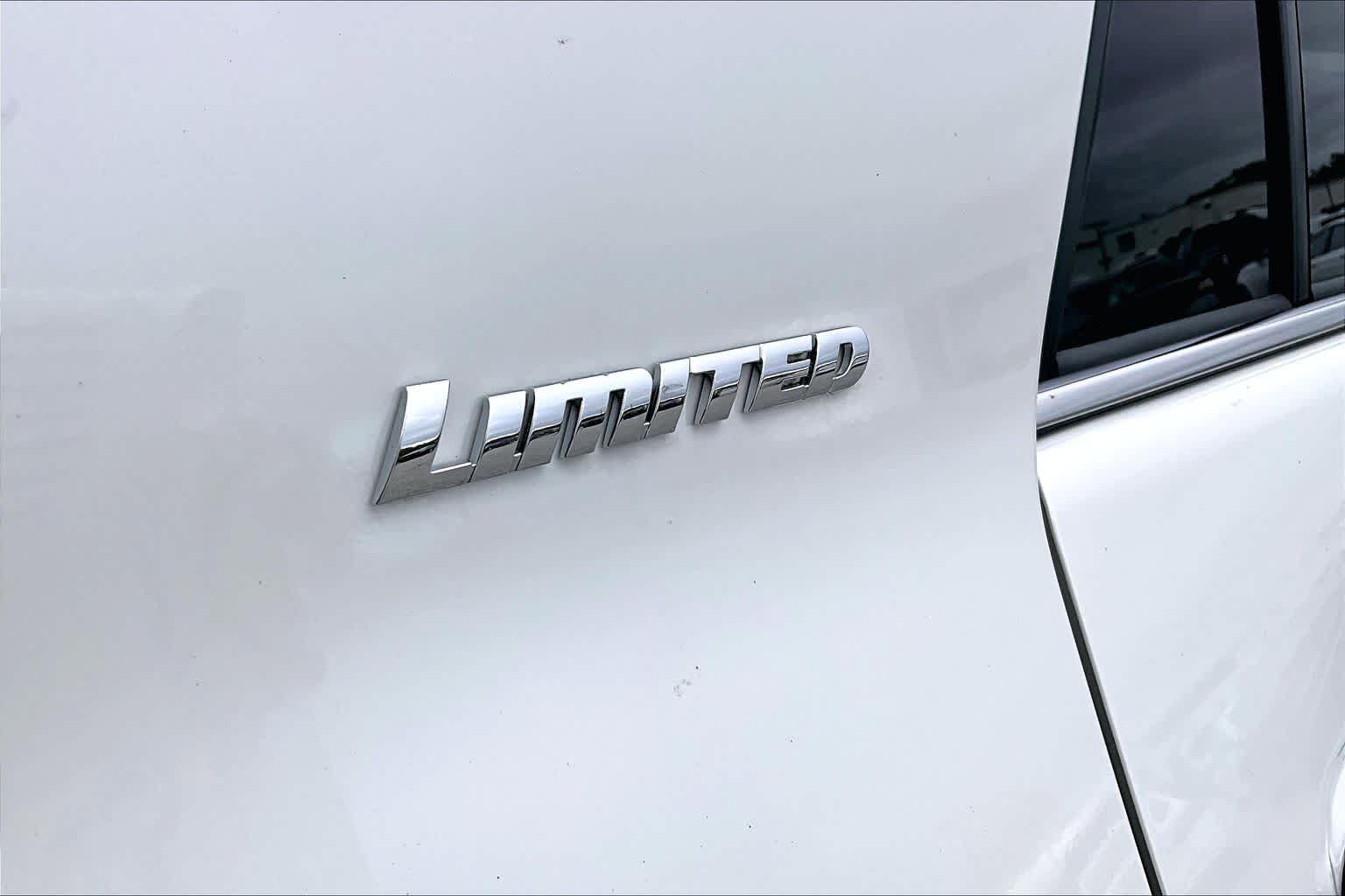 Used 2023 Toyota 4Runner Limited AWD/4WD image 10
