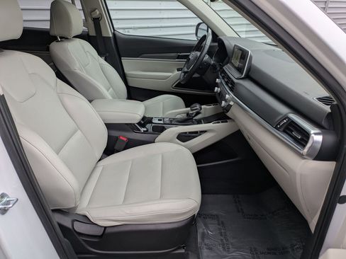 Used 2022 Kia Telluride S image 34