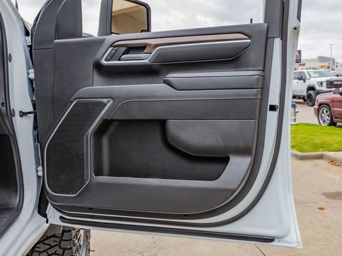 Used 2026 Chevrolet Silverado 3500 LT w/ Convenience Package image 36