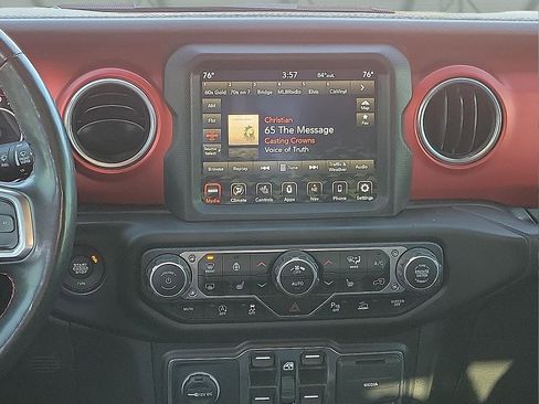 Used 2021 Jeep Gladiator Rubicon image 10