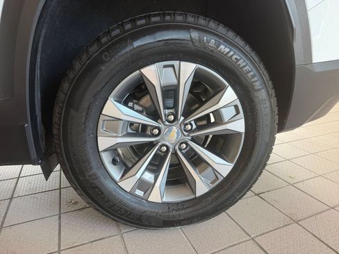 Used 2025 Chevrolet Equinox LT AWD/4WD image 30