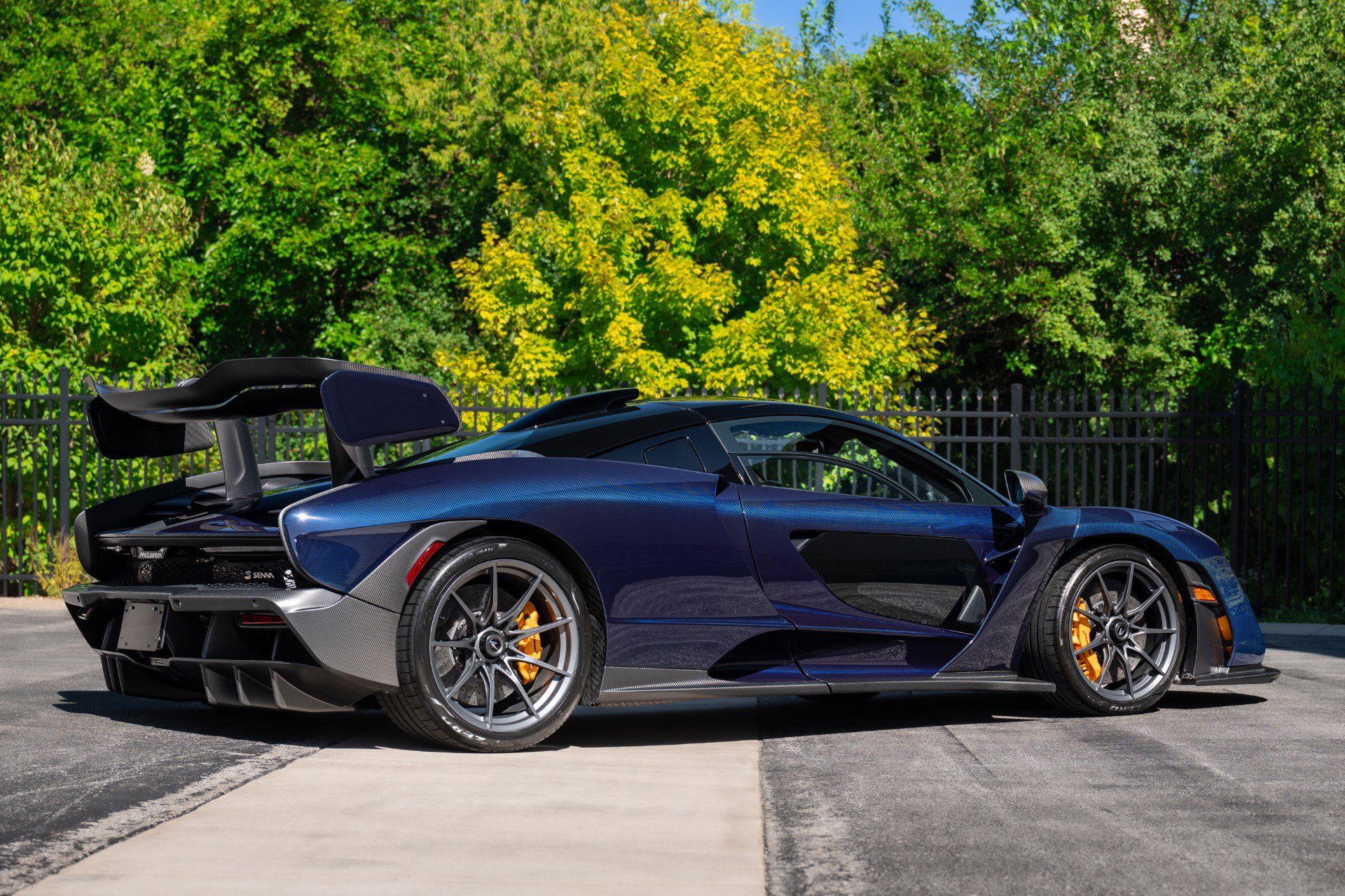 Used 2019 McLaren Senna RWD image 47