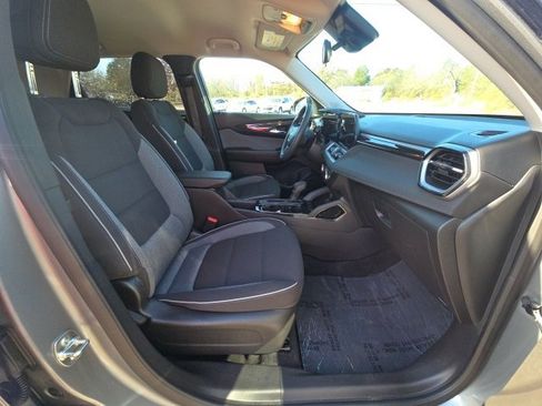 Certified 2025 Chevrolet TrailBlazer LS w/ LS Convenience Package image 32