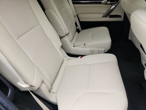 Used 2020 Lexus GX 460 Premium AWD/4WD image 18