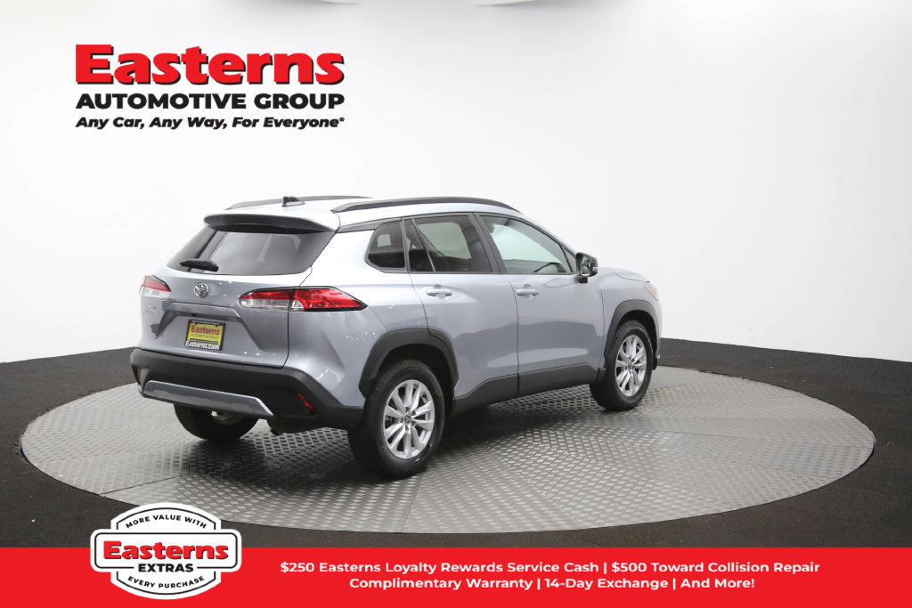 Used 2025 Toyota Corolla Cross LE FWD image 41