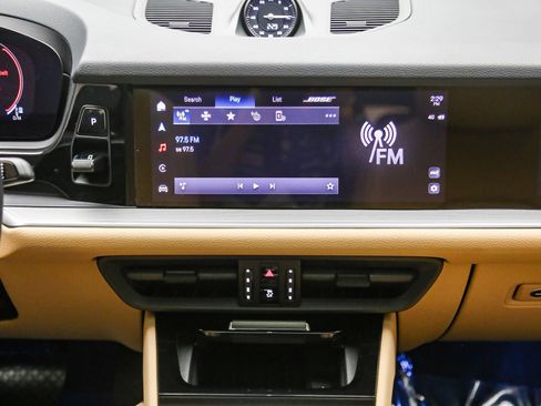 Certified 2025 Porsche Cayenne Coupe AWD/4WD image 17