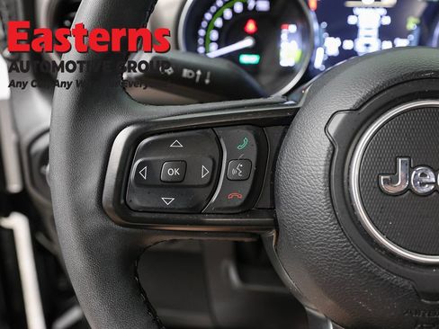 Used 2023 Jeep Wrangler Unlimited w/ Convenience Group AWD/4WD image 15