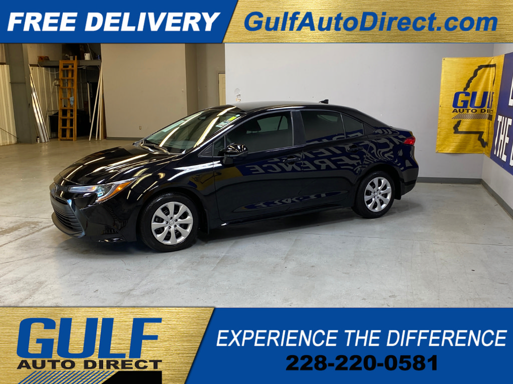 Used 2026 Toyota Corolla LE FWD image 5