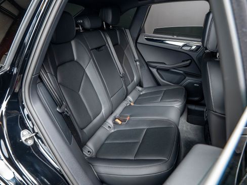 Certified 2026 Porsche Macan AWD/4WD image 44