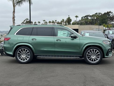 New 2025 Mercedes-Benz GLS 580 4MATIC image 2