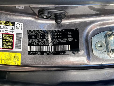 Certified 2017 Toyota Sienna SE Premium FWD image 36
