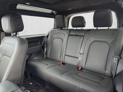 Certified 2023 Land Rover Defender 90 V8 image 19