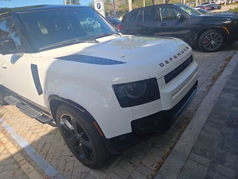 Used 2024 Land Rover Defender 110 X-Dynamic SE image 21