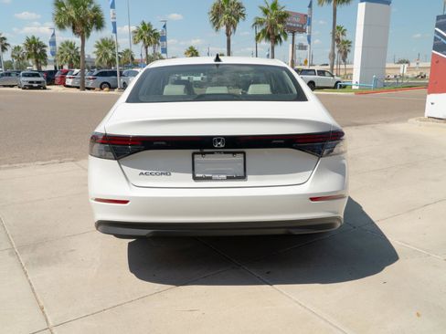 Used 2025 Honda Accord SE image 6