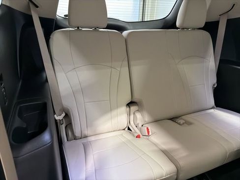 Used 2023 Buick Enclave Premium w/ Experience Buick Package image 27